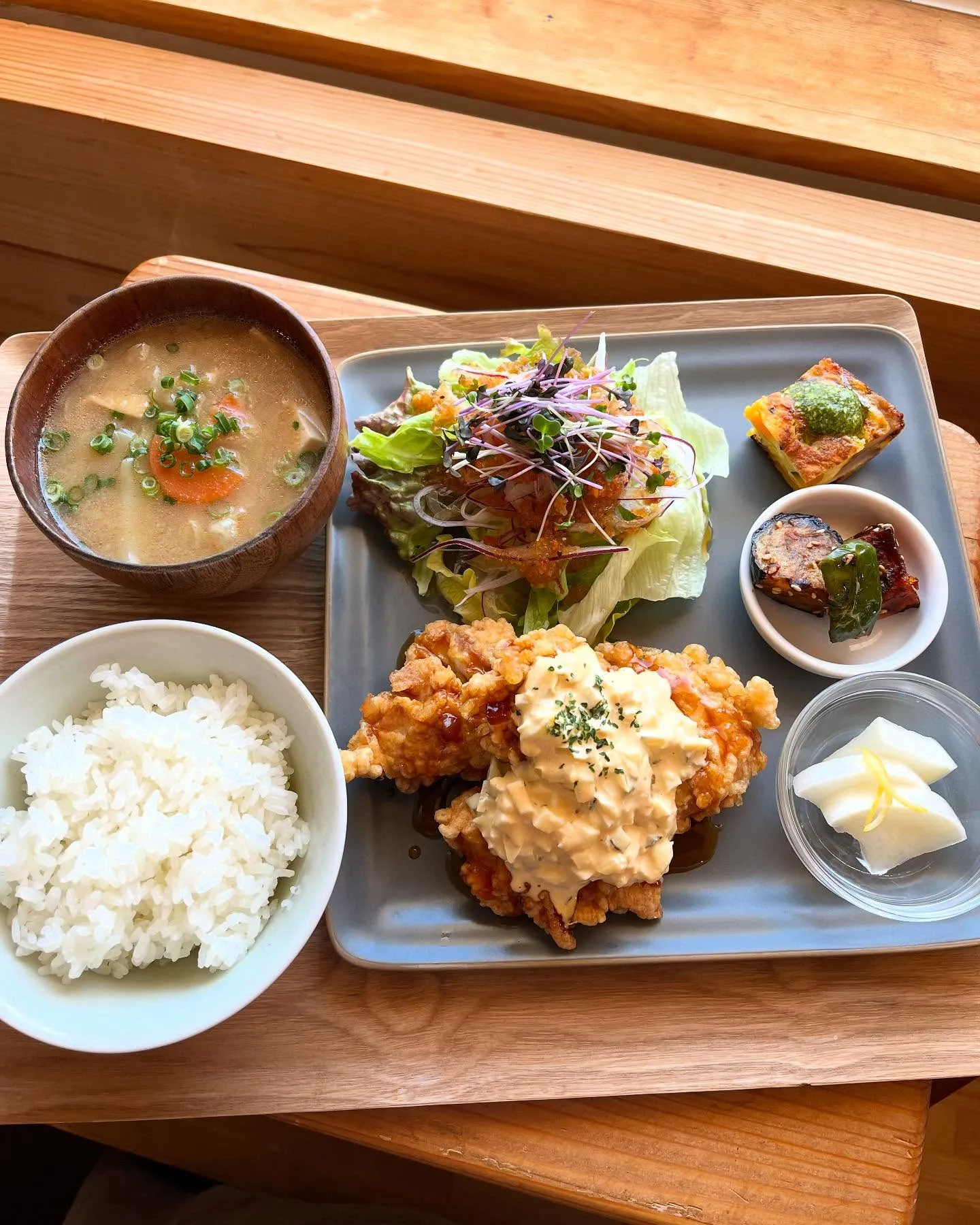 香川県　三豊市　カフェ　むく食堂