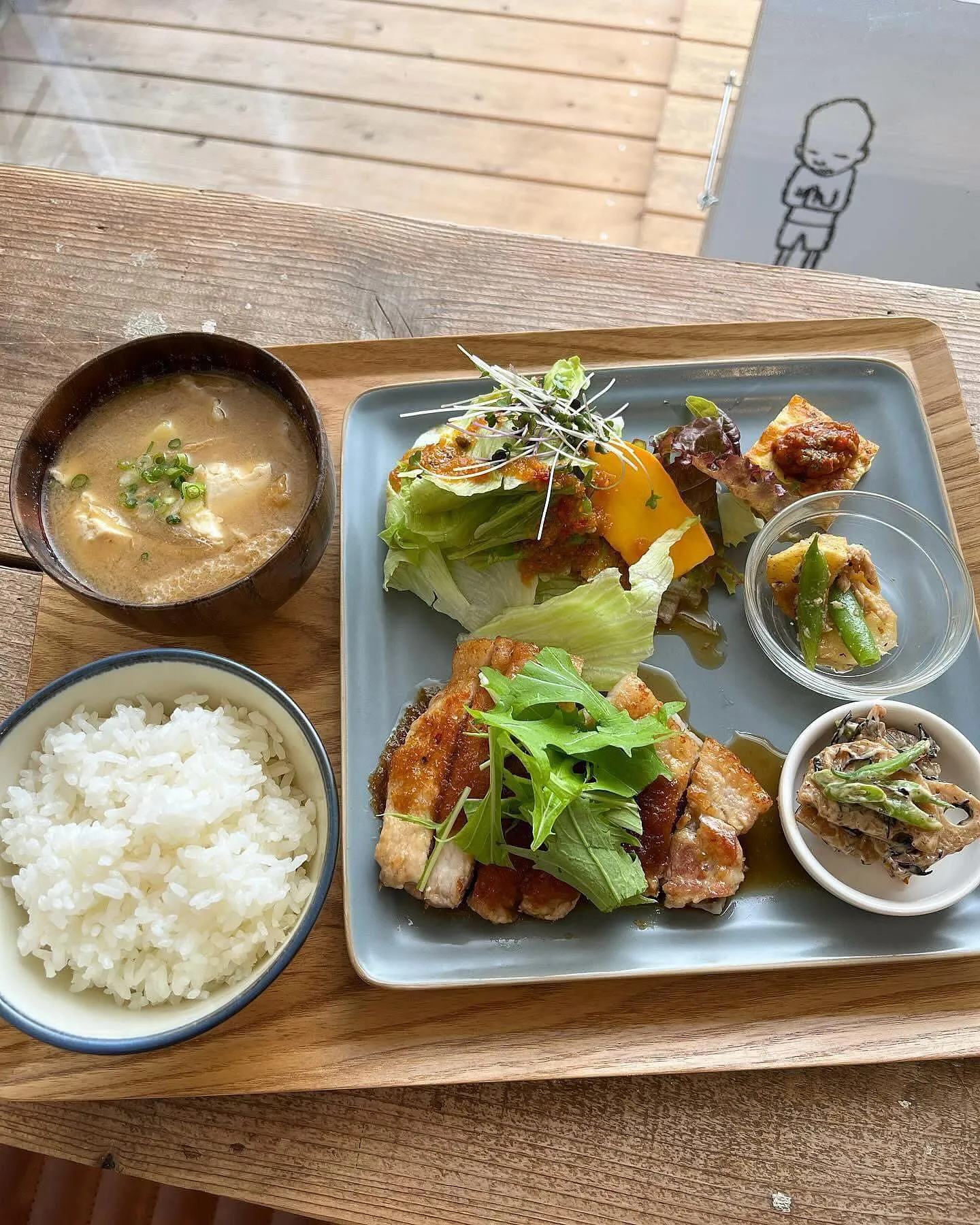 香川県　三豊市　カフェ　むく食堂