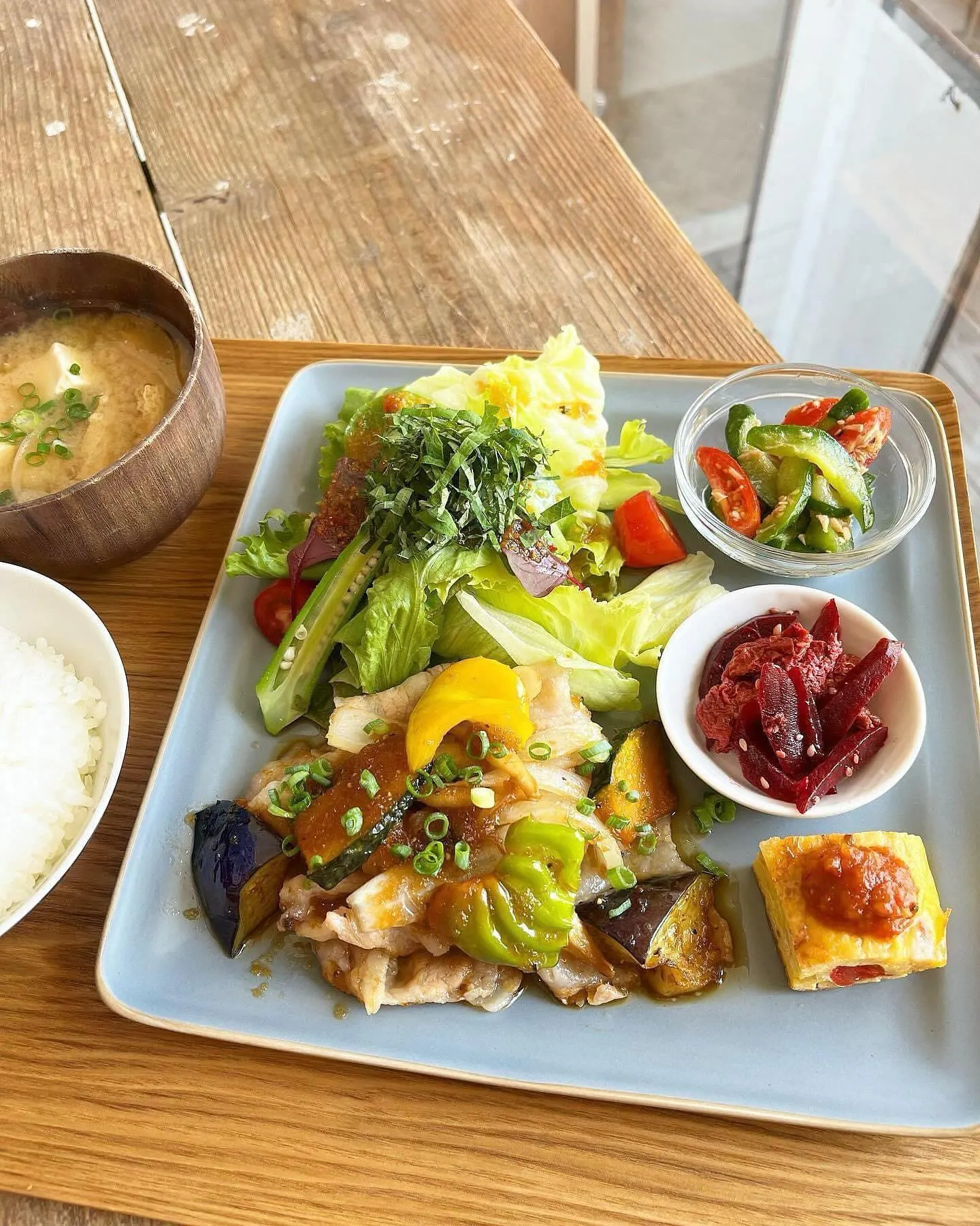 香川県　三豊市　カフェ　むく食堂