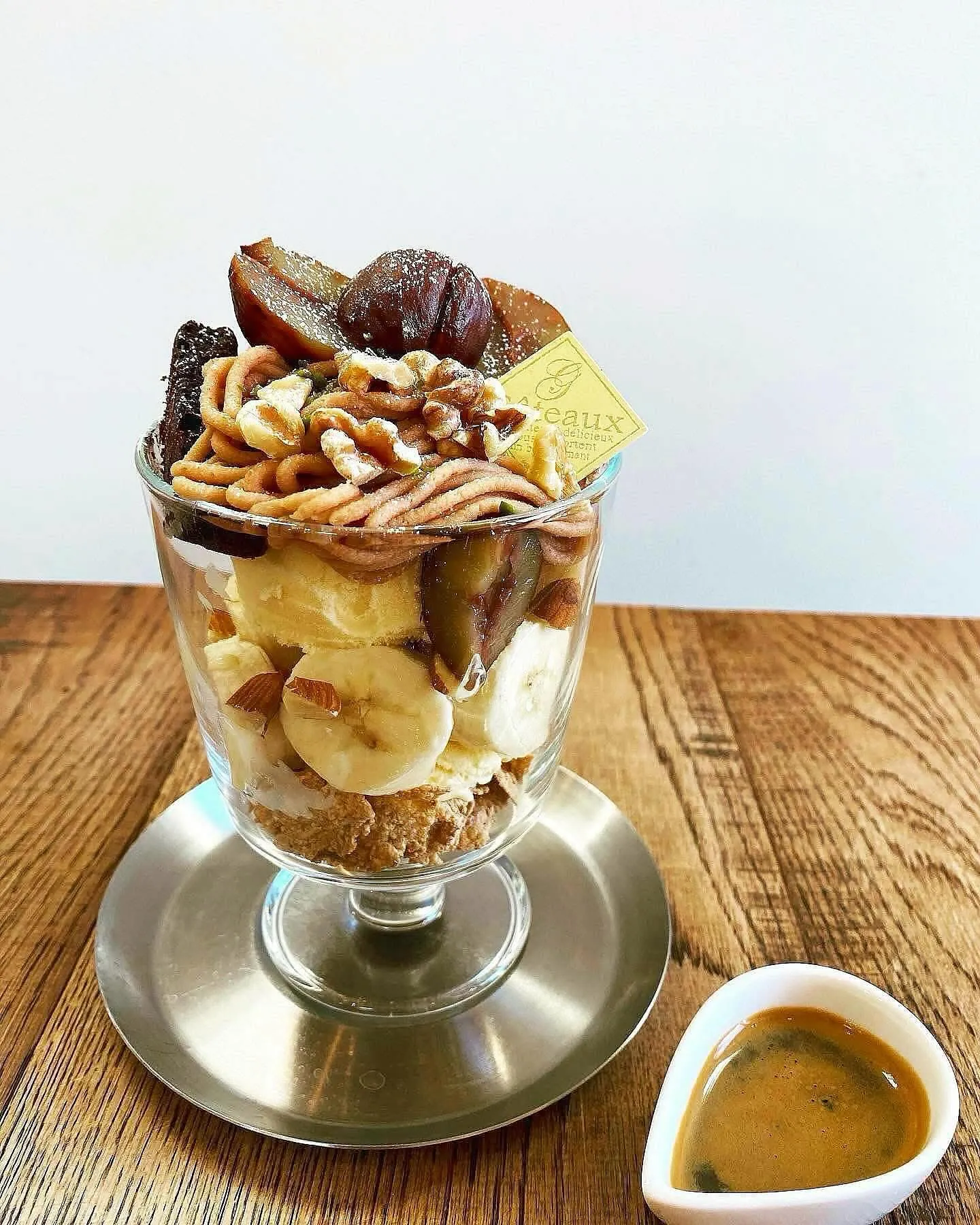 パフェの魅力を栗とエスプレッソで引き立てる大人の上質レシピガイド